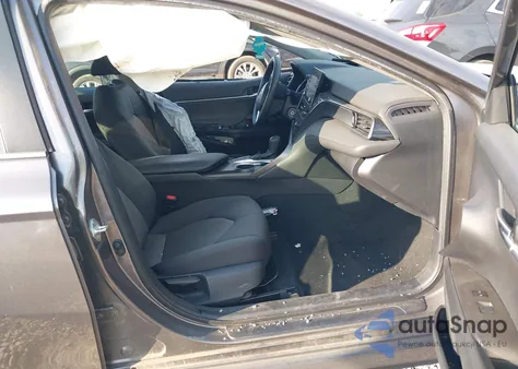 2023 Toyota Camry Le z USA, uszkodzony, nr VIN 4T1C11AK7PU111157